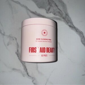 First Aid Beauty Acne Clearing Pads